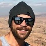 Alex from Slatina | Man | 40 years old | Cancer