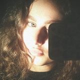 Nia from Tbilisi | Woman | 27 years old | Capricorn