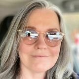 Gyhvbgu from Los Angeles | Woman | 46 years old | Capricorn