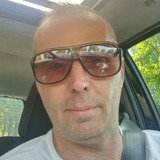 Mr from Lausanne | Man | 52 years old | Virgo