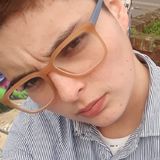 Neutron from Los Angeles | Woman | 25 years old | Leo
