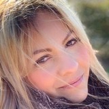 Kamila from Vancouver | Woman | 44 years old | Aries